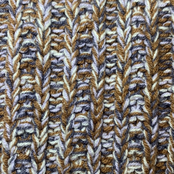 Universal Threads Sweater - Picture 3 of 3